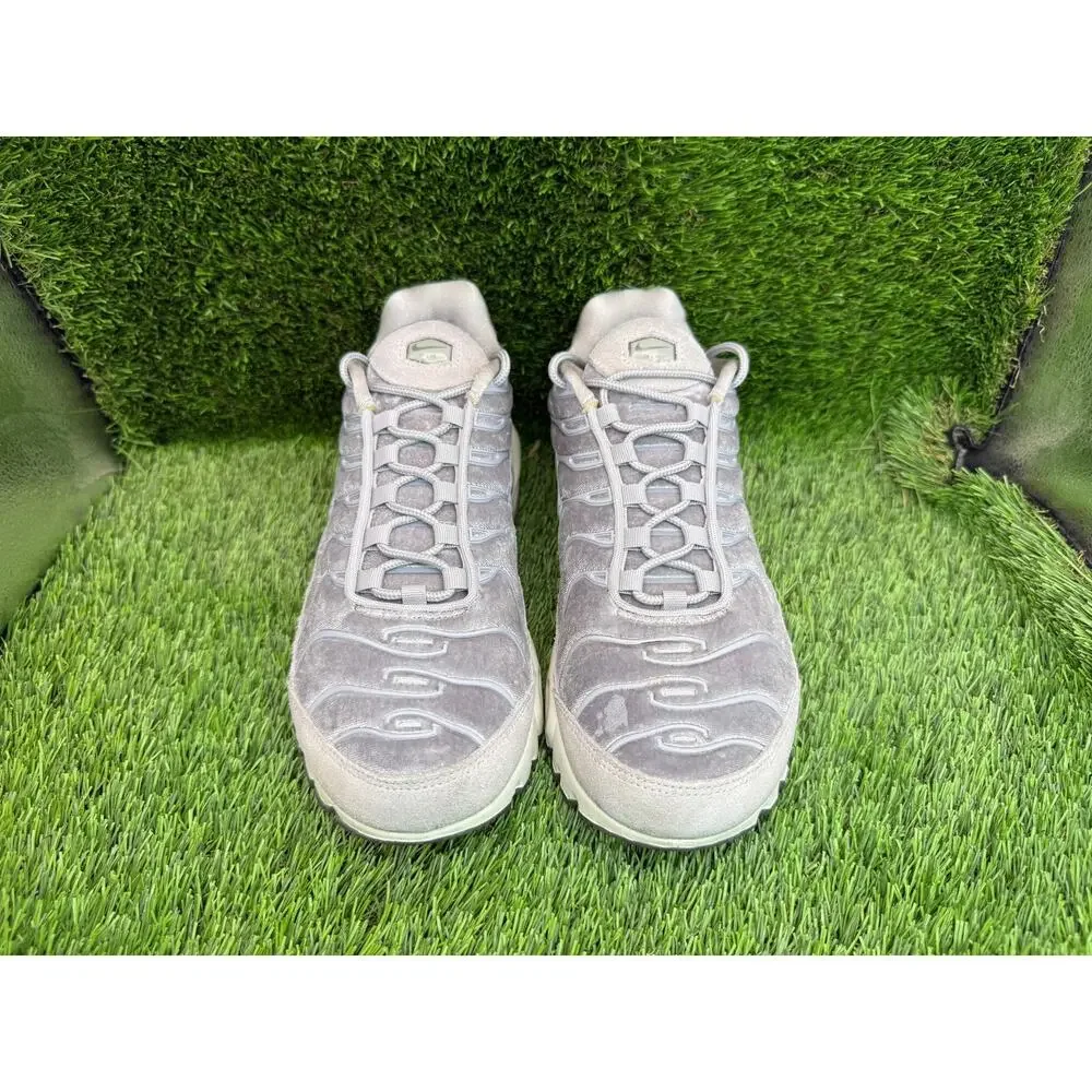 Nike Air Max Plus Lx AH6788-001 Athletic Sneaker Women's 8 Gray Suede Gym Sports